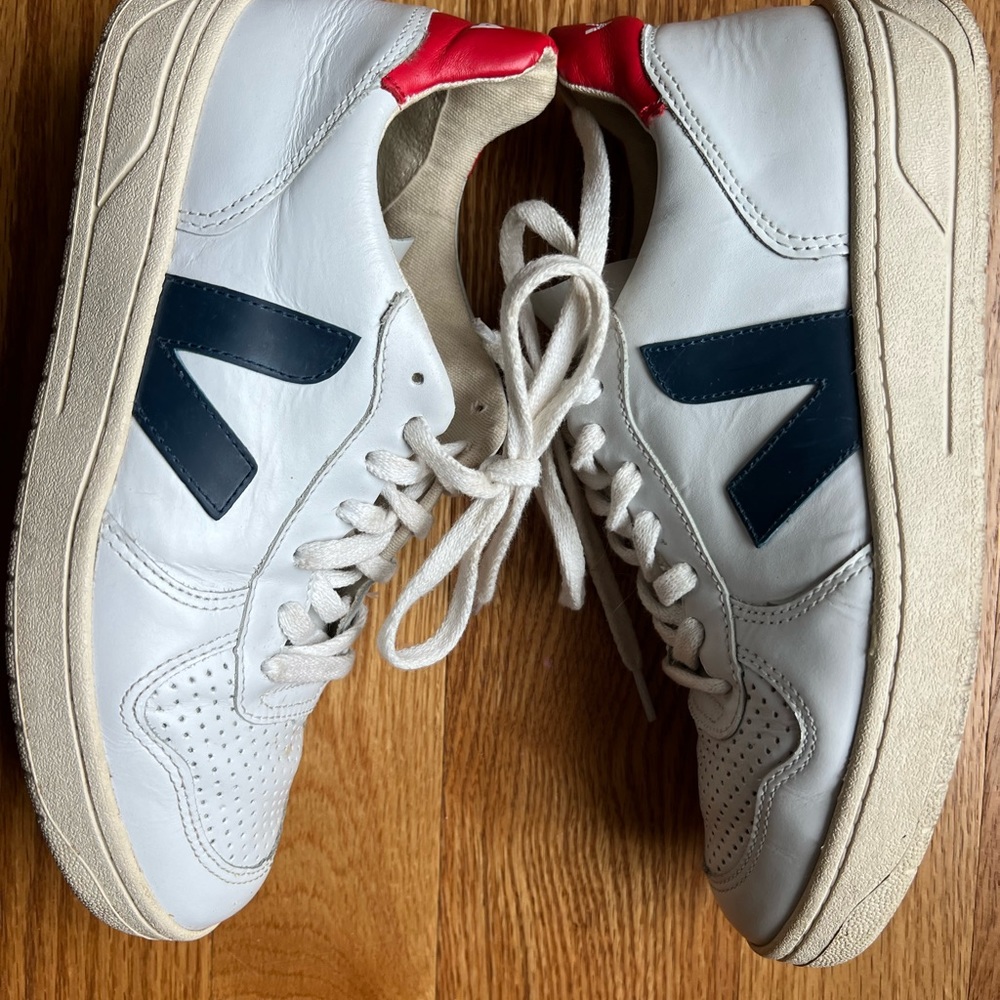 Women's V-10 Leather Low-Top Sneakers